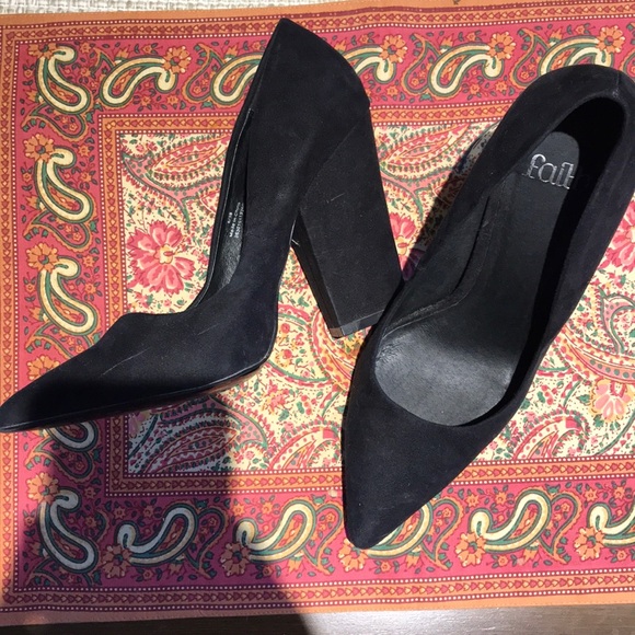 Point Toe Black Heels - Picture 2 of 3